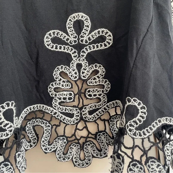 Boho Anthropologie Black Embroidered Crochet-Trim Sleeveless Tank Top MEDIUM - Picture 8 of 8